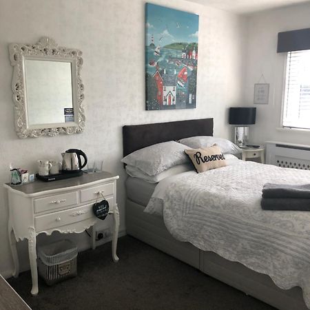 Southend Airport Bed & Breakfast Рочфорд Экстерьер фото