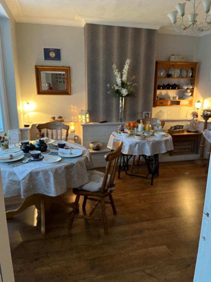 Southend Airport Bed & Breakfast Рочфорд Экстерьер фото