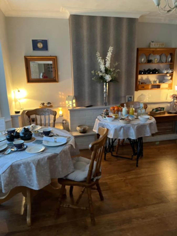 Southend Airport Bed & Breakfast Рочфорд Экстерьер фото