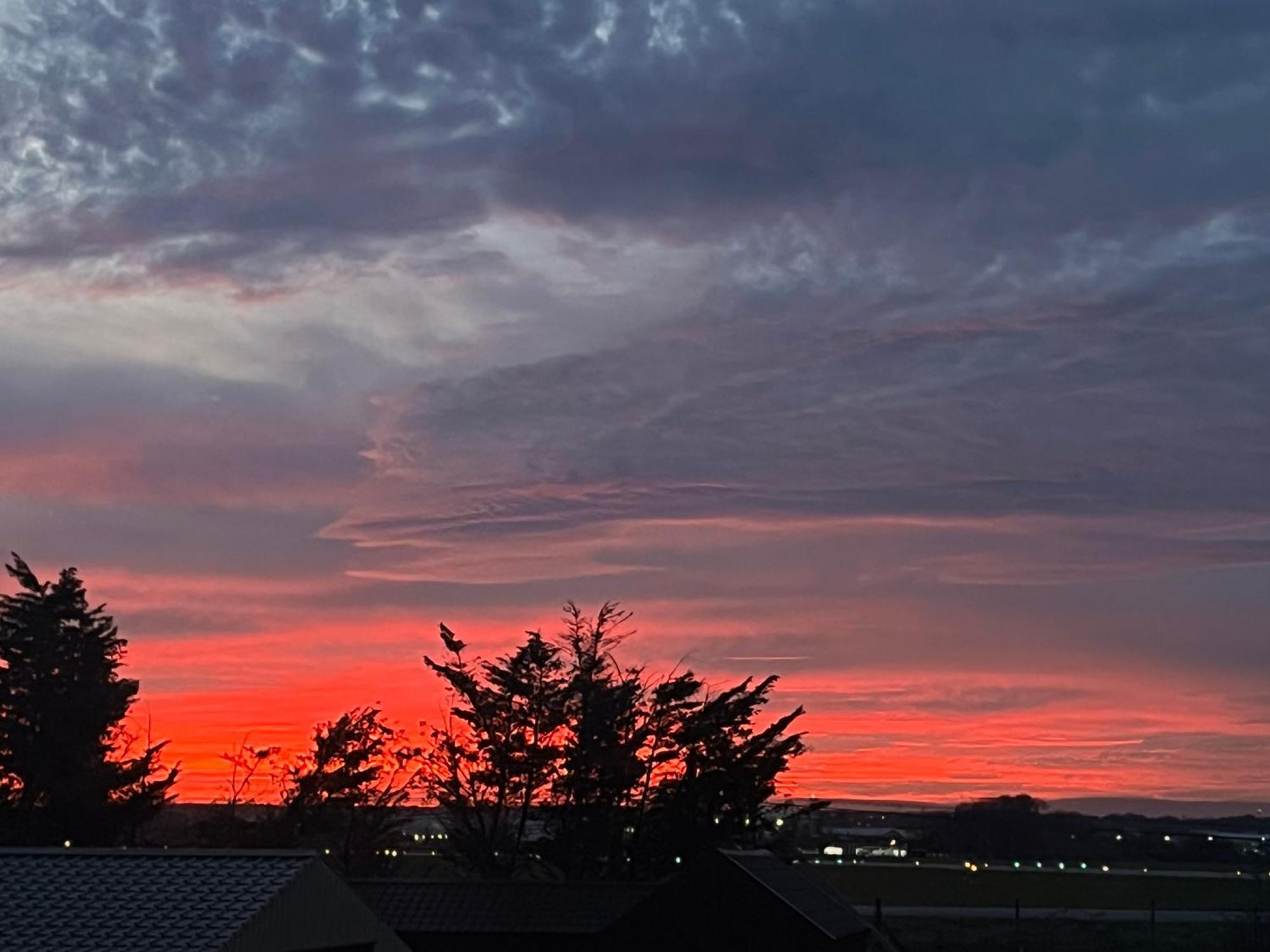 Southend Airport Bed & Breakfast Рочфорд Экстерьер фото