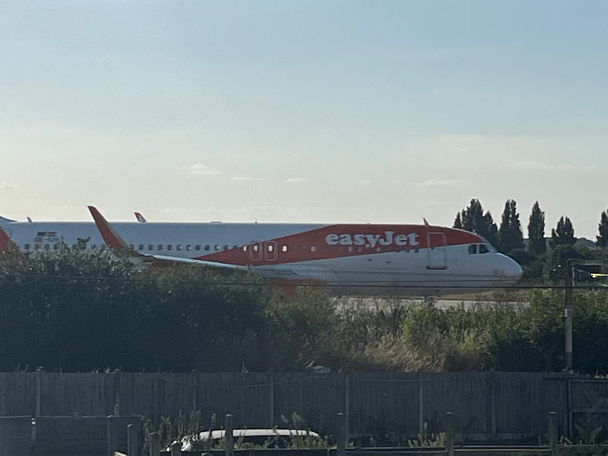Southend Airport Bed & Breakfast Рочфорд Экстерьер фото