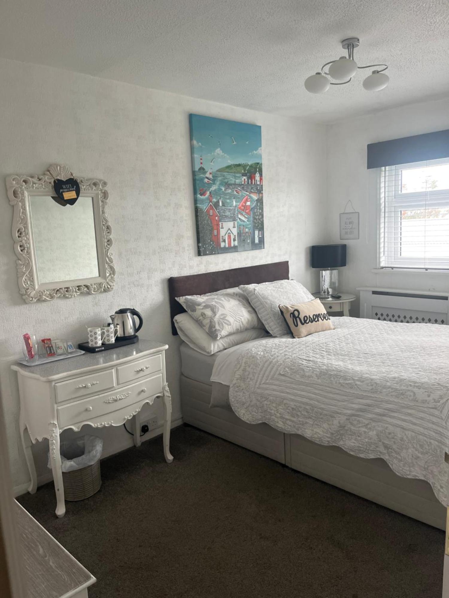 Southend Airport Bed & Breakfast Рочфорд Экстерьер фото