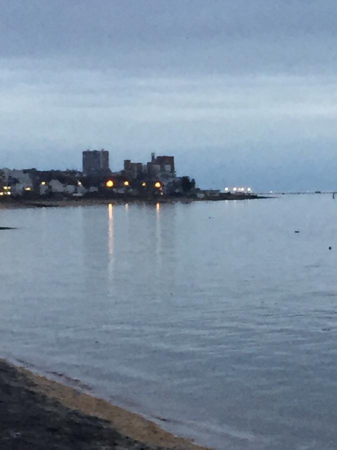 Southend Airport Bed & Breakfast Рочфорд Экстерьер фото