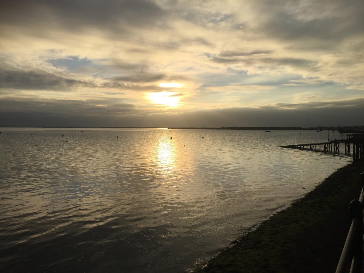 Southend Airport Bed & Breakfast Рочфорд Экстерьер фото