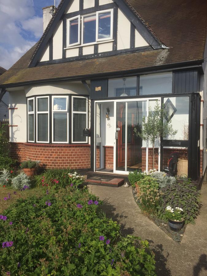 Southend Airport Bed & Breakfast Рочфорд Экстерьер фото