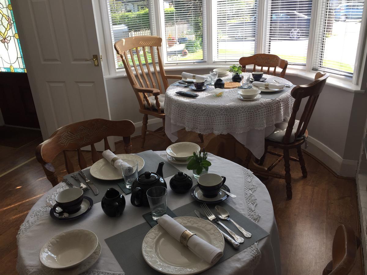 Southend Airport Bed & Breakfast Рочфорд Экстерьер фото