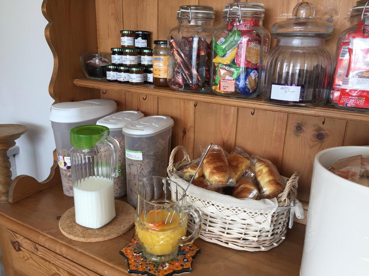 Southend Airport Bed & Breakfast Рочфорд Экстерьер фото