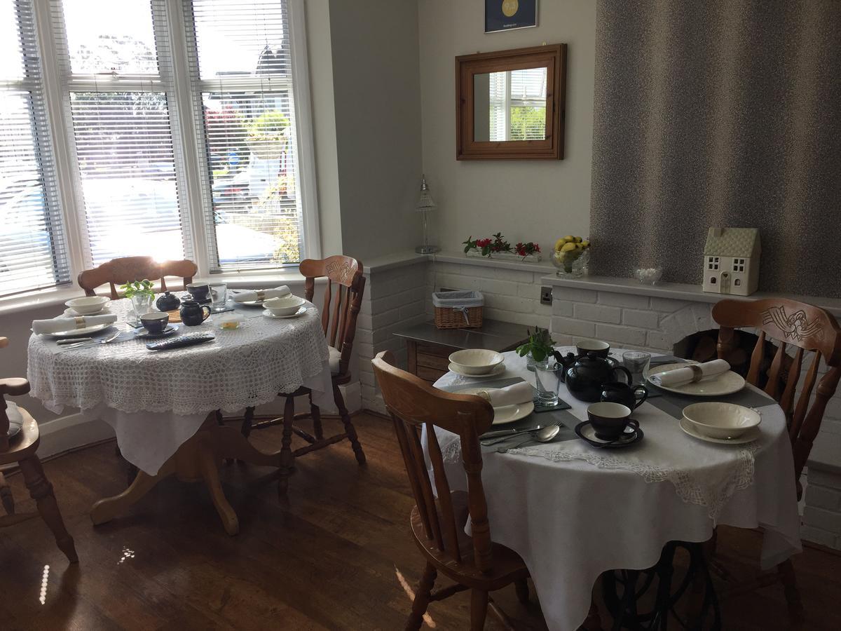 Southend Airport Bed & Breakfast Рочфорд Экстерьер фото